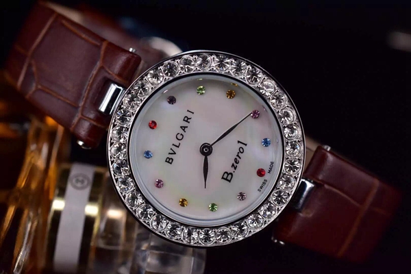 ブルガリ時計正面デザイン